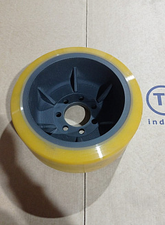 1 Ведущее колесо 343х140 для ричтрака CQD16 (Drive wheel 343x140) 1 Ведущее колесо 343х140 для ричтрака CQD16 (Drive wheel 343x140)